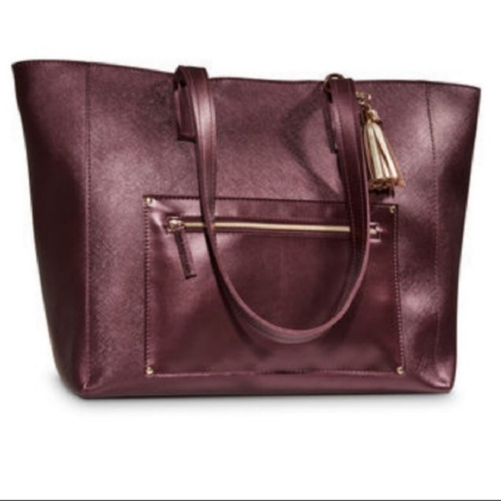 🔴SOLD🔴Exclusive Holiday Bath and Body works tote